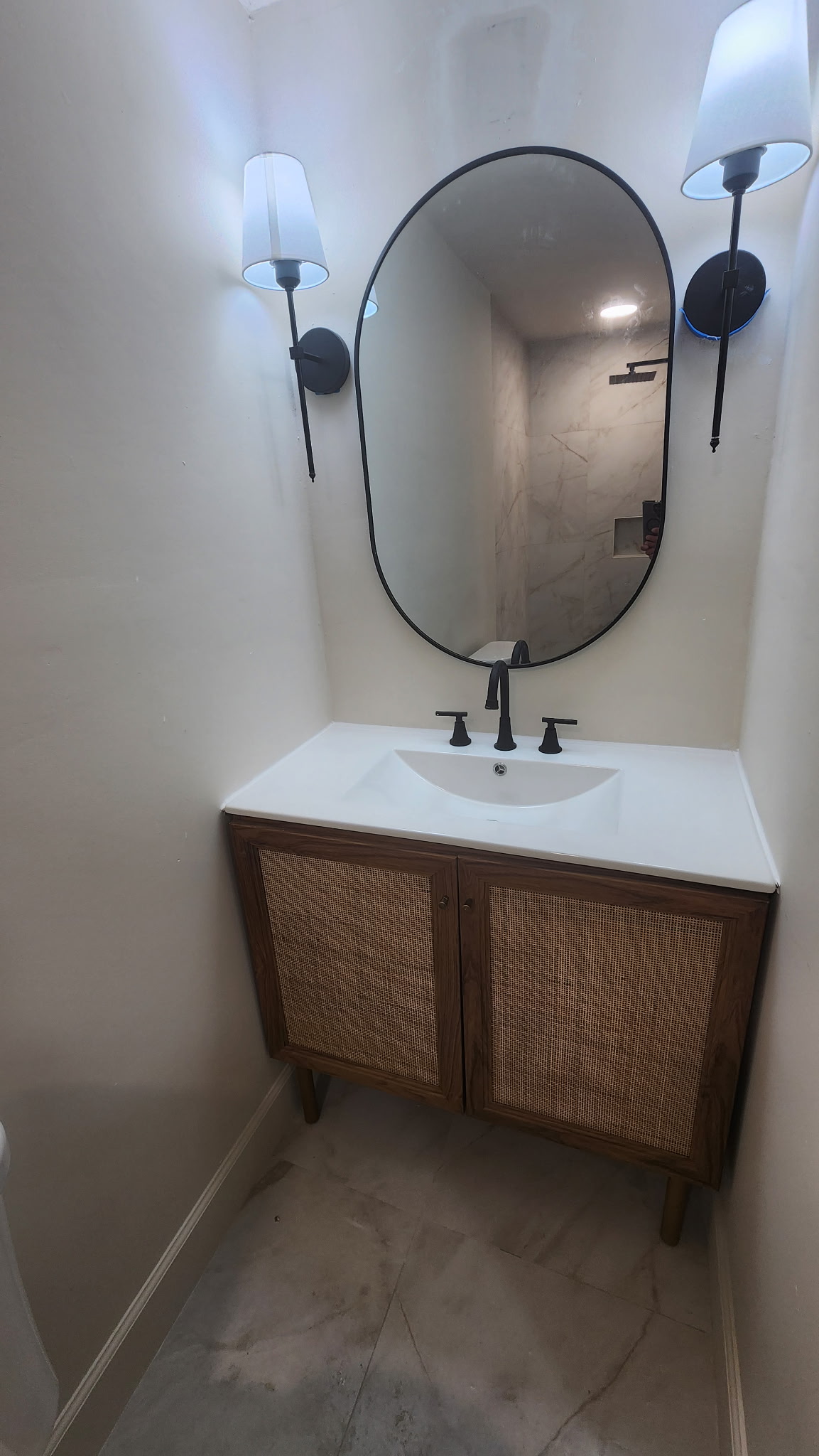 Vanity de baño — gabinete renovado